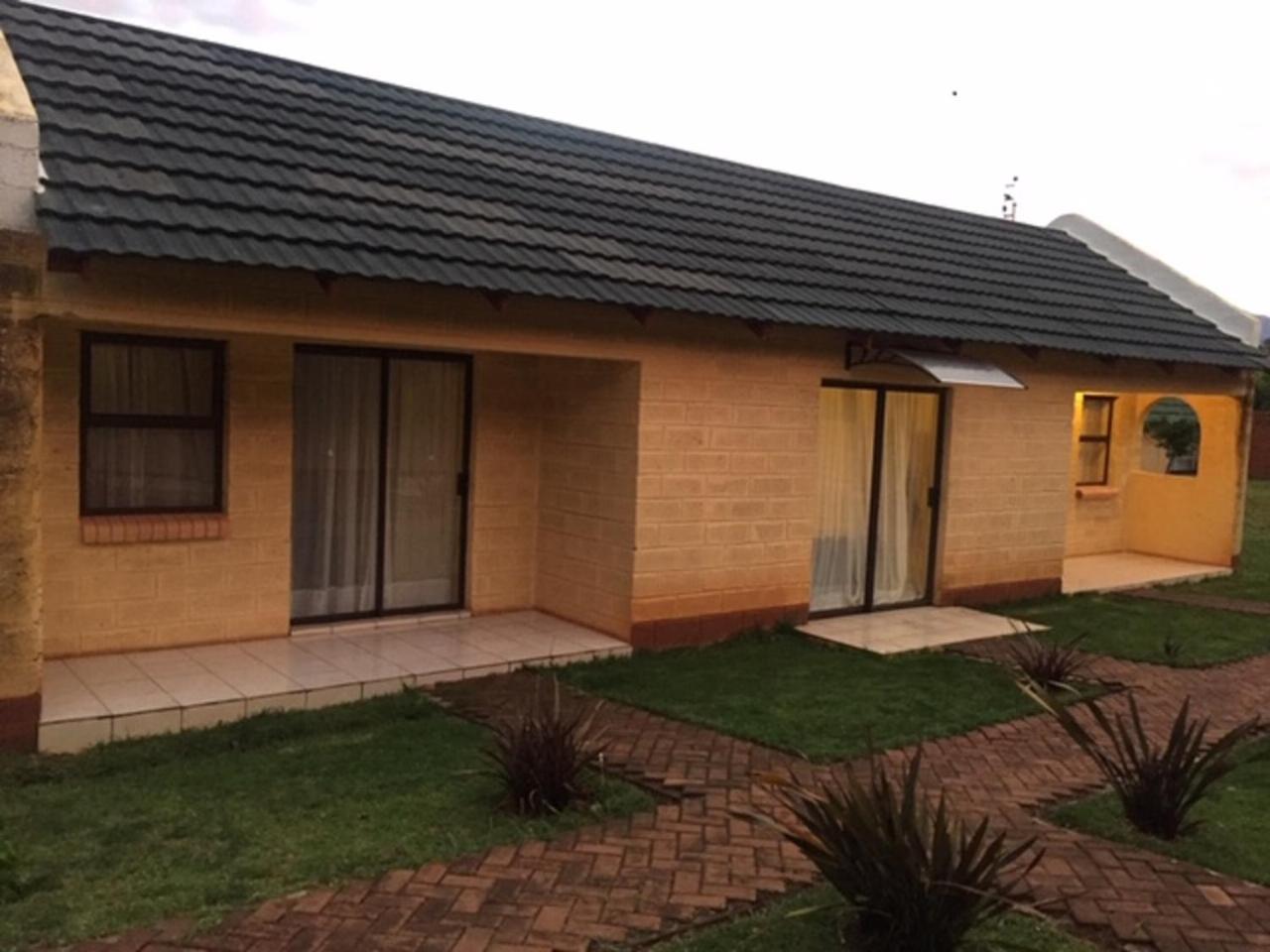 Aloes Lodge Leribe エクステリア 写真